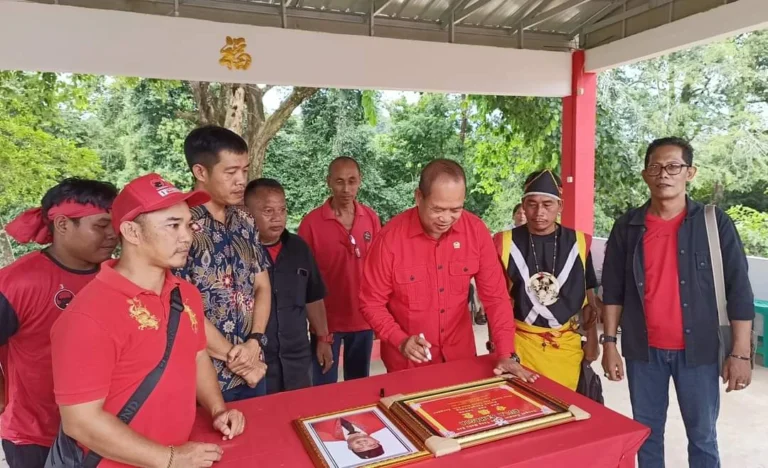 Ketua DPRD Kabupaten Sanggau Resmikan Aula Pekong di Pulau Tengkawang Sosok