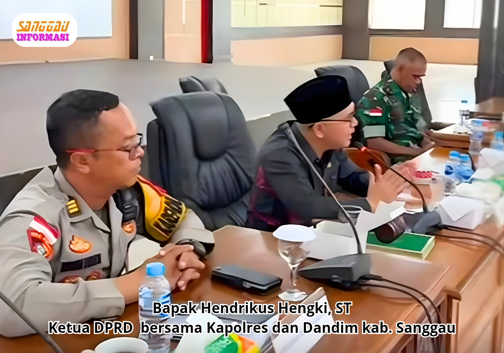 SANGGAU – Gedung DPRD, Jumat, 28 November 2025. Anggota DPRD Kabupaten Sanggau menggelar rapat bersama seluruh perusahaan perkebunan kelapa sawit yang beroperasi di wilayah Sanggau. Pertemuan tersebut juga dihadiri oleh jajaran Forkompimda serta Ketua Apdesi (Asosiasi Pemerintah Desa Seluruh Indonesia) Kabupaten Sanggau. Rapat berlangsung kondusif dan dipimpin langsung oleh Ketua DPRD Kabupaten Sanggau, Bapak Hendrikus Hengki, ST.