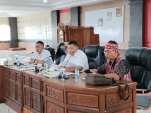 Audiensi Komisi I DPRD Kabupaten Snaggau bersama MHA